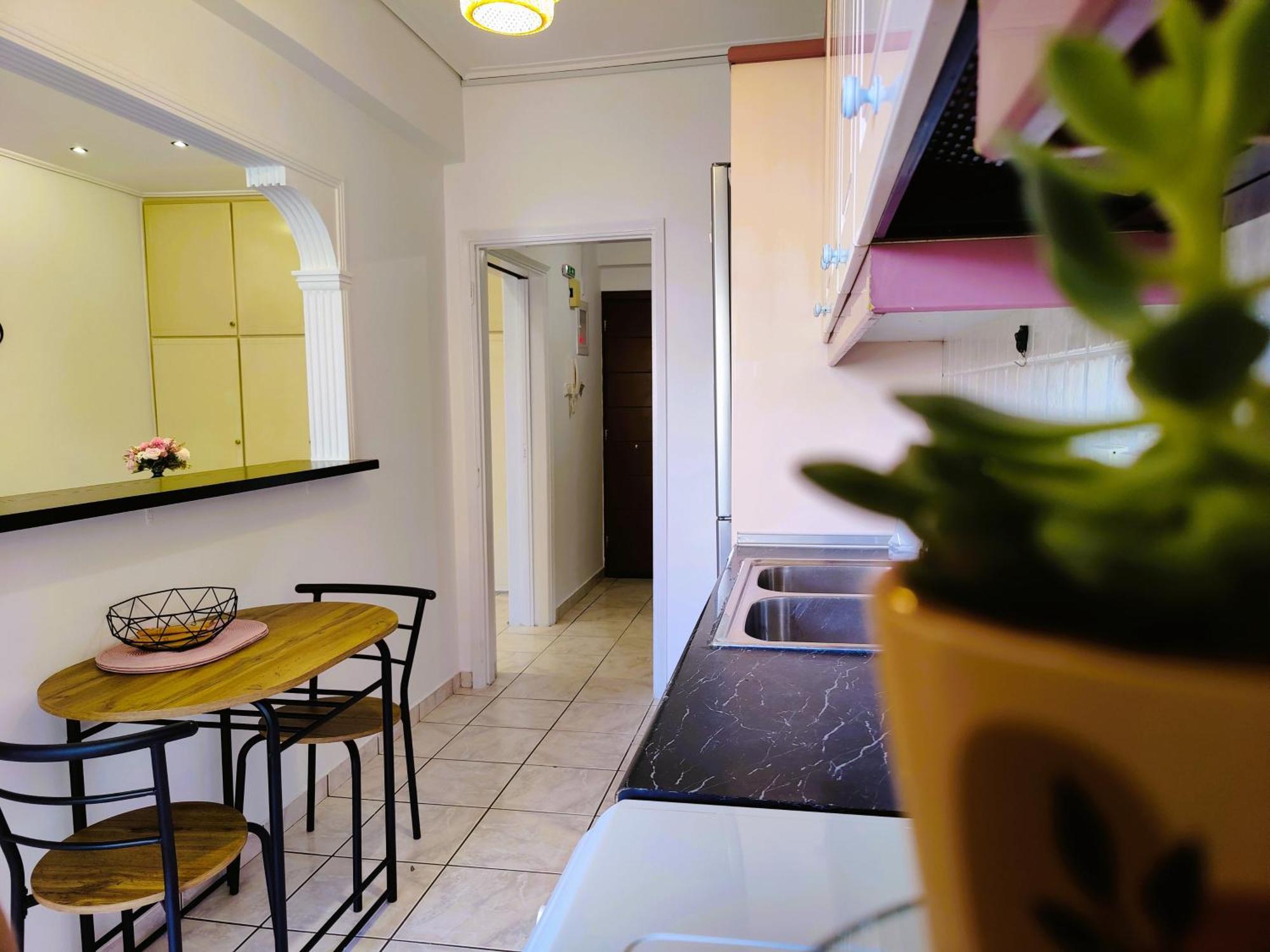 Adagio Apartment Каламата Екстериор снимка